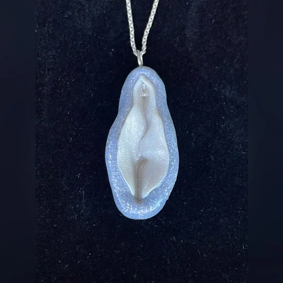 Handmade Ocean Goddess Yoni Vagina pendant - Picture 4 of 4